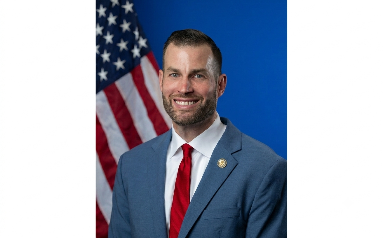 https://commons.wikimedia.org/wiki/File:Clay_Fuller,_official_portrait_(119th_Congress).jpg